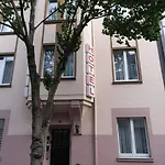 Engelbert 3*